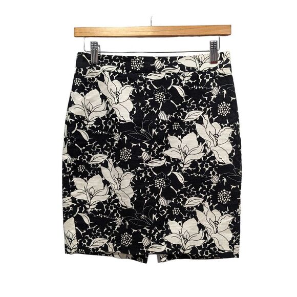 Dresses & Skirts - J. Crew 100% Cotton Black & Ivory Floral The Pencil Skirt, 00P